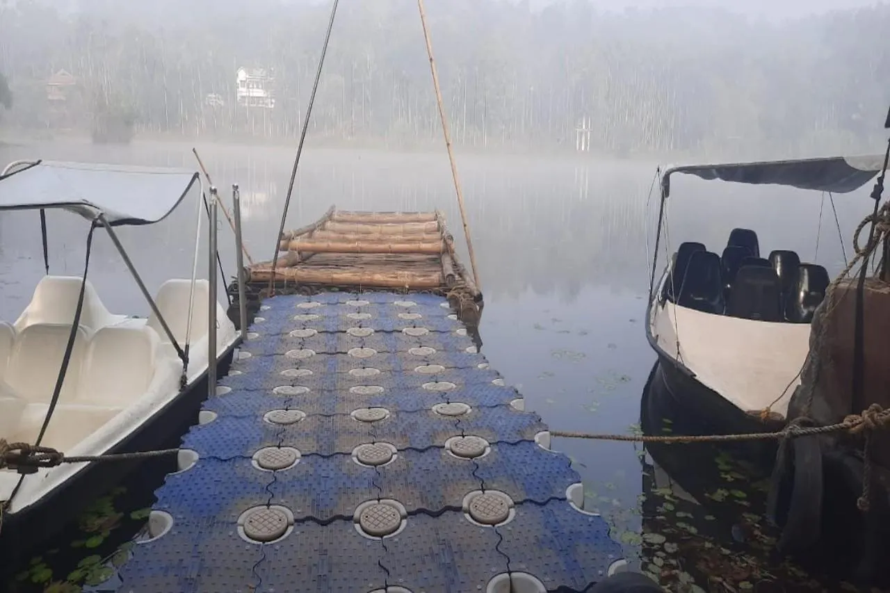 Karlad Lake View Resort Vajanad 0*,  India